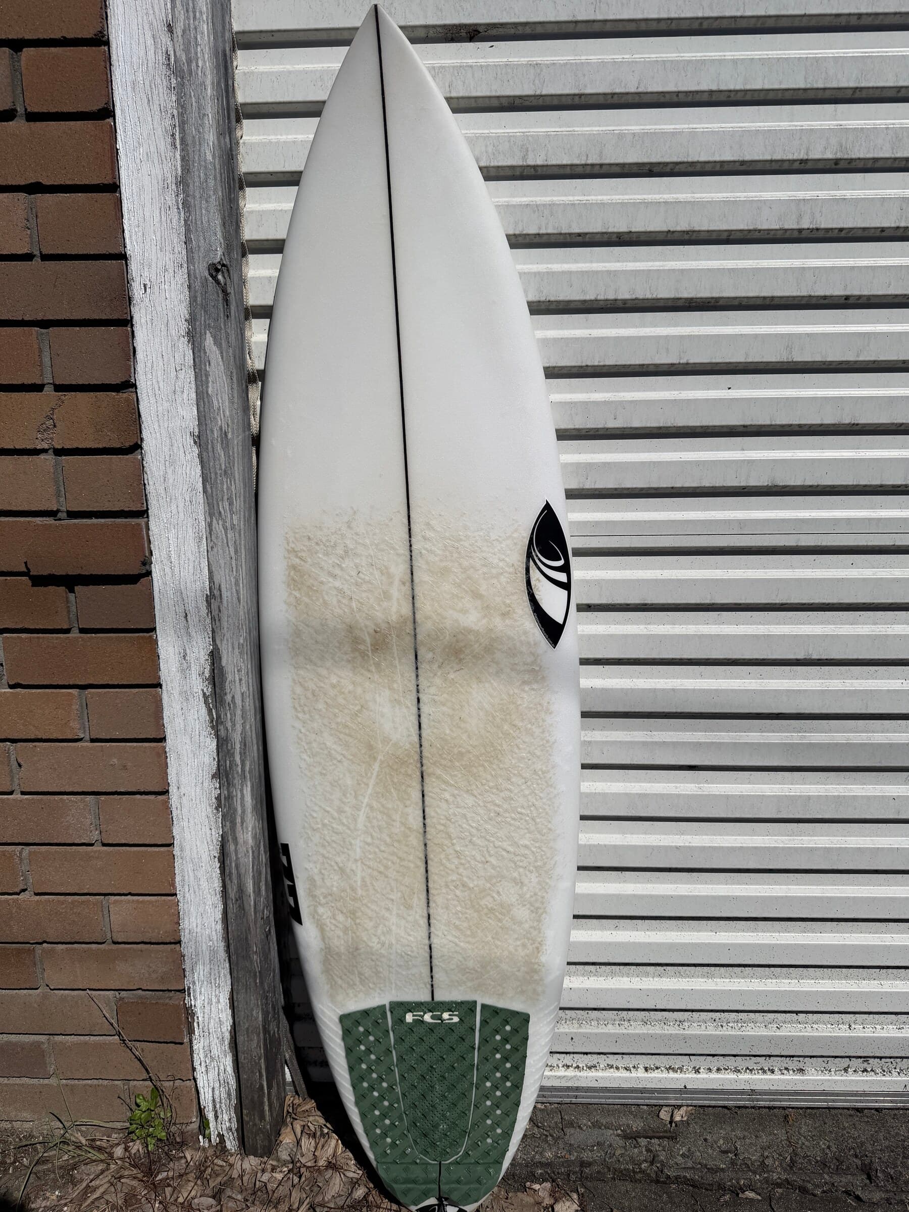 Sharpeye 5ft11 x 19 1/2 Surfboard - Marcio Zouvi Shape