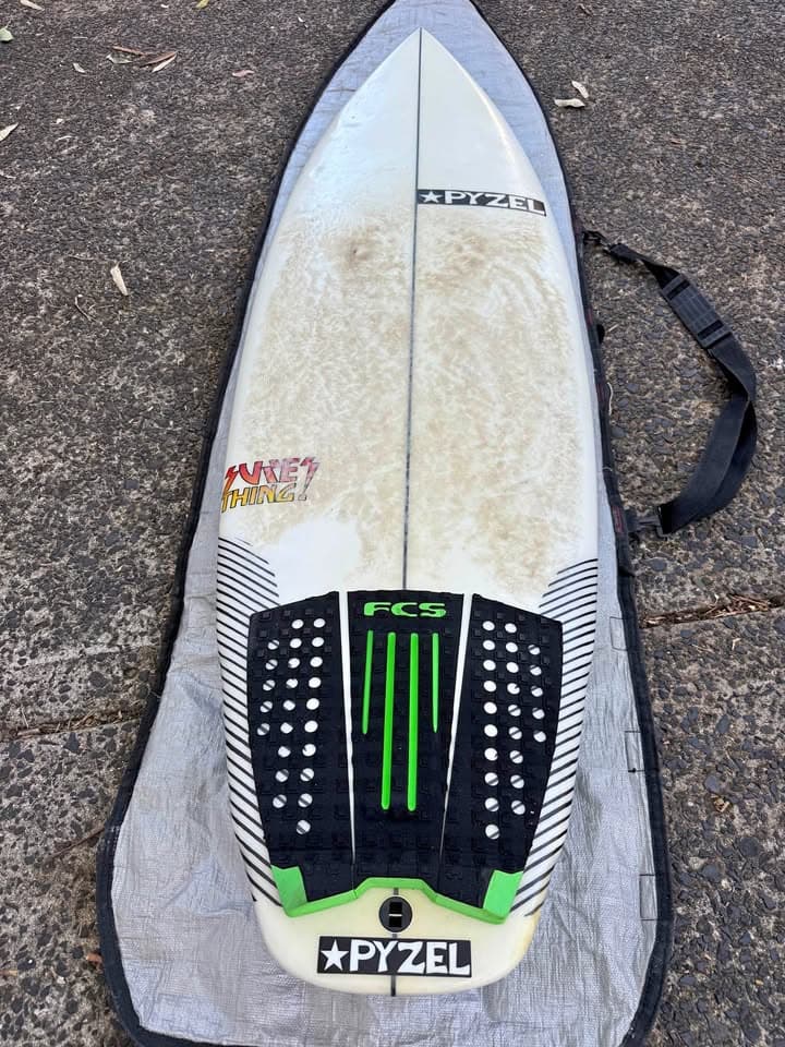 Pyzel “Sure Thing” Custom – 5’11” – Fins + Bag Included