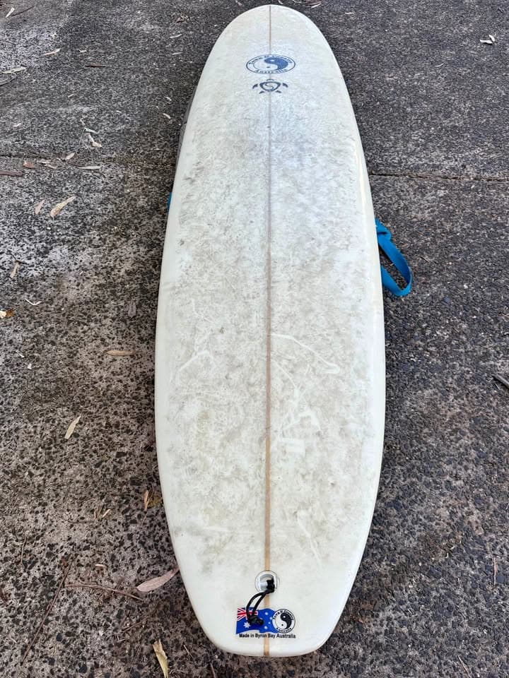 Town & Country “The Buzz” - 8’6” (Fins Included)